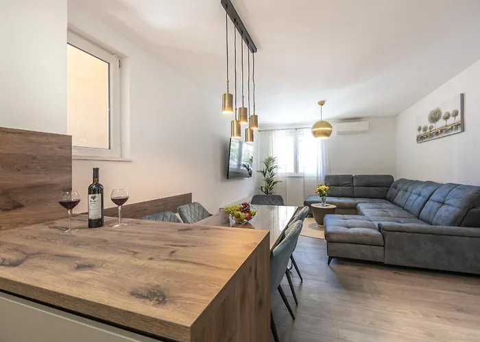 Zana * 茨里克韦尼察