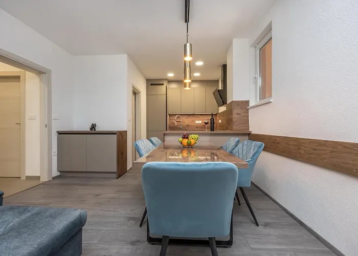 Zana 茨里克韦尼察