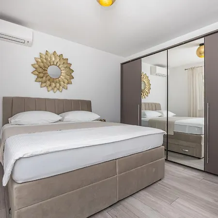 Apartament Zana